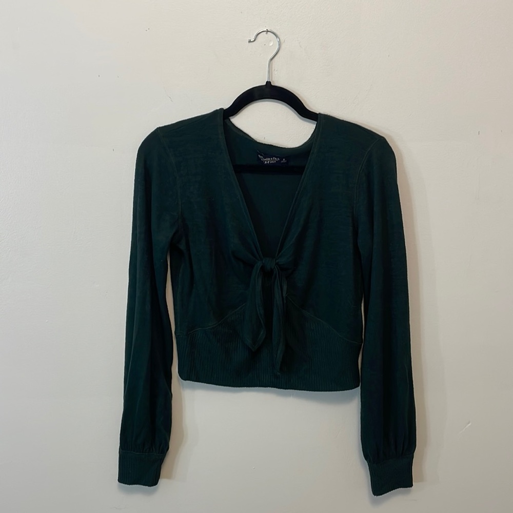 Abercrombie & Fitch Soft A&F Cozy Tie Front Cropped Sweater